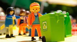 Garbage collection and heap memory - cartoon of toy garbage collector